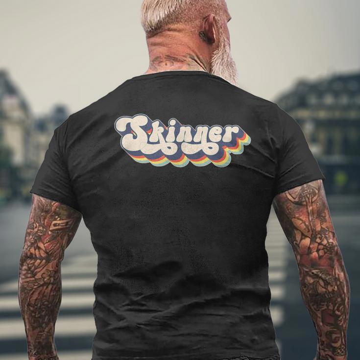 Skinner Surname Personalised Surname Skinner T-Shirt mit Rückendruck Geschenke für alte Männer