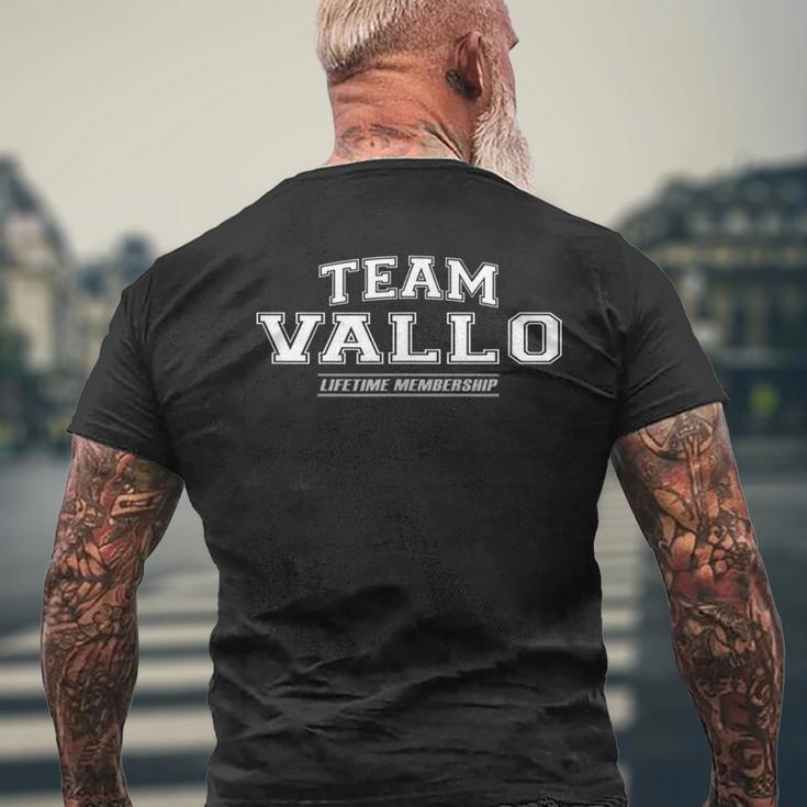 Teamallo Stolzer Familienname Nachname Geschenk T-Shirt mit Rückendruck Geschenke für alte Männer