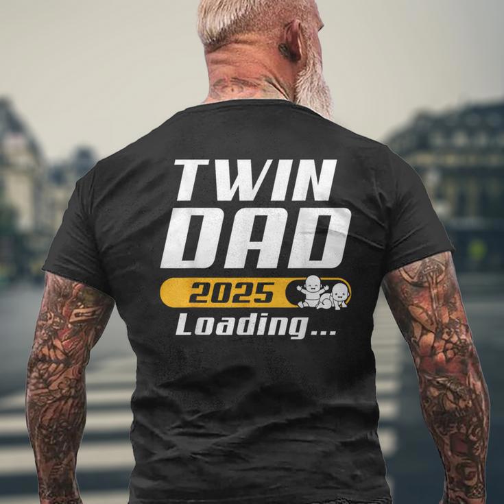 Werdender Papa Twin Dad 2025 Loading Twin Dad T-Shirt mit Rückendruck Geschenke für alte Männer