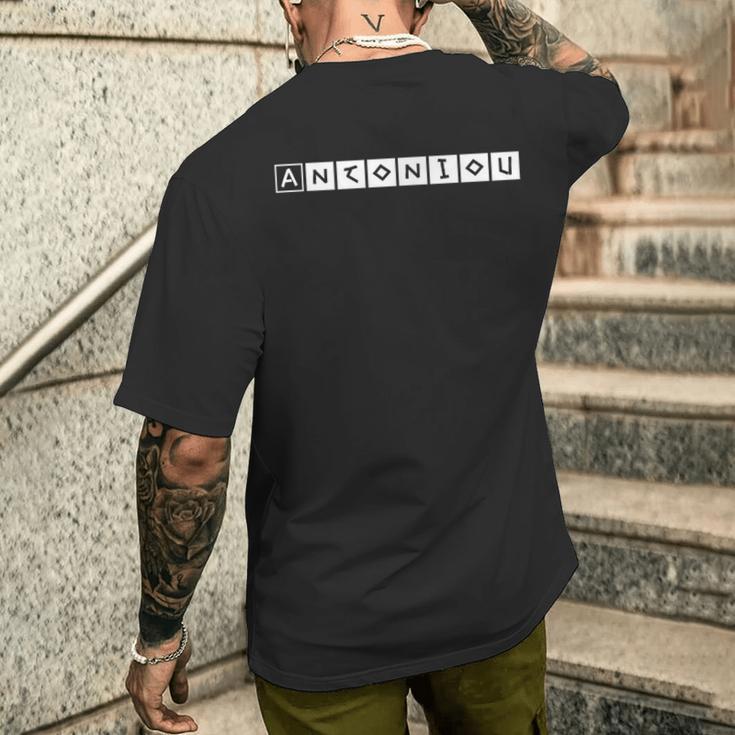 Antoniou Nachname Text Griechisch Geburtstag Oder Sport Griechenland T-Shirt mit Rückendruck Geschenke für Ihn