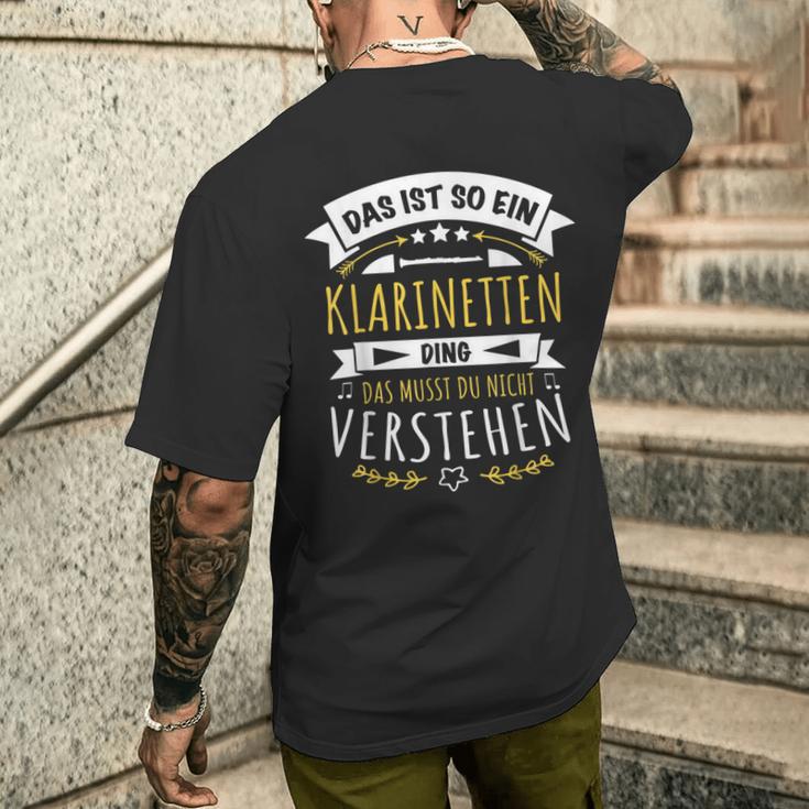 With Clarinettist Musician Das Ist So Ein Klarinetten Ding T-Shirt mit Rückendruck Geschenke für Ihn