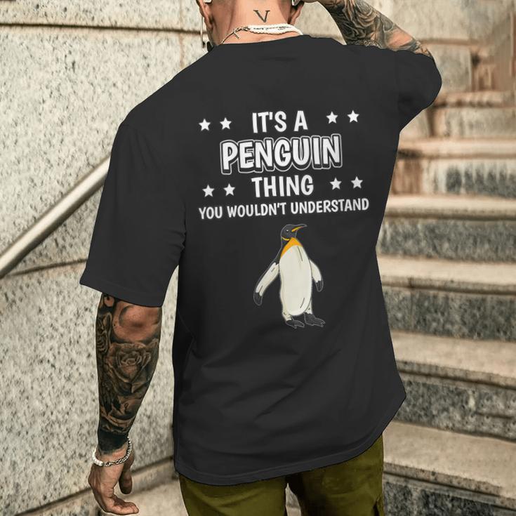 Damen Ist So Ein Pinguin Ding Lustiger Spruch Pinguine Mit-Ausschnitt T-Shirt mit Rückendruck Geschenke für Ihn