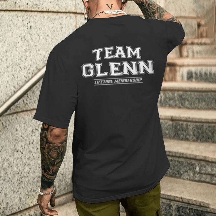 Damen Team Glenn Stolzer Familienname Nachname Geschenk Mit-Ausschnitt T-Shirt mit Rückendruck Geschenke für Ihn