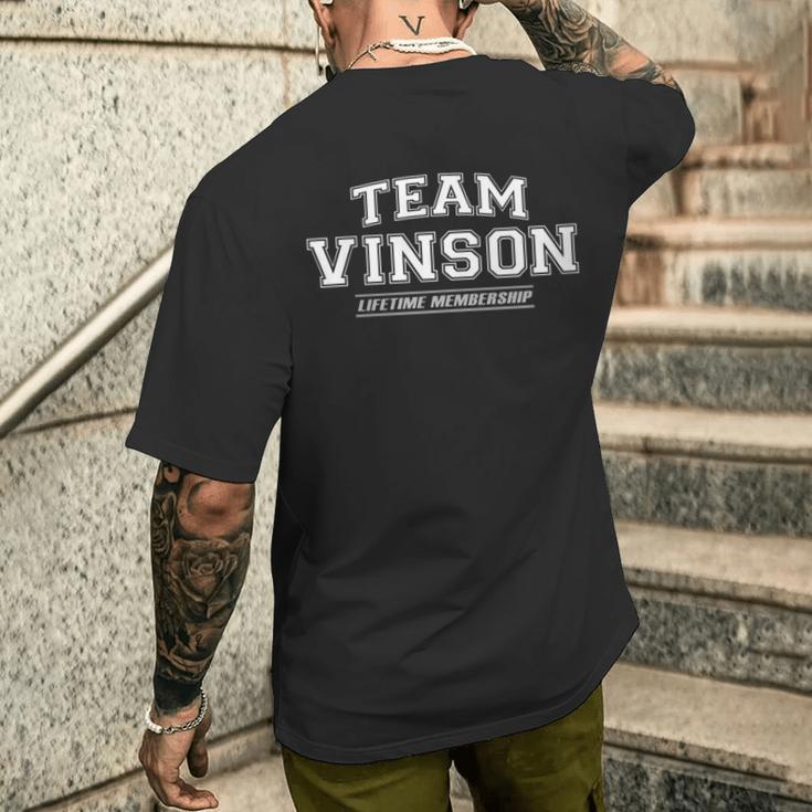 Damen Teaminson Stolzer Familienname Nachname Geschenk Mit-Ausschnitt T-Shirt mit Rückendruck Geschenke für Ihn