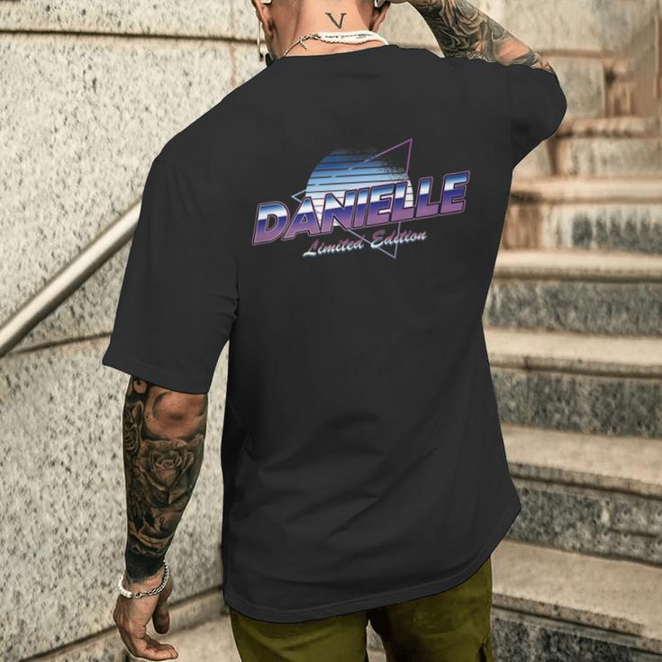 Danielle Name Aestheticaporwave 80S 90S Last Name S T-Shirt mit Rückendruck Geschenke für Ihn