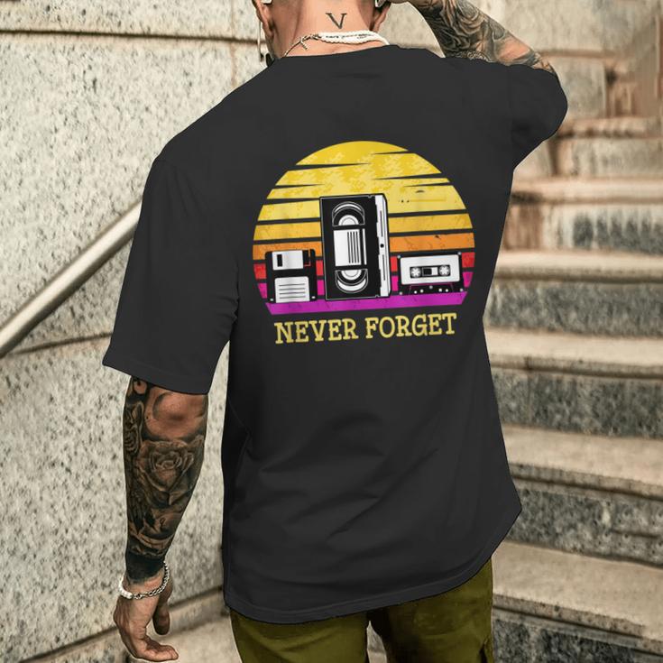 Retro Diskettehs The 80S Never Forget T-Shirt mit Rückendruck Geschenke für Ihn