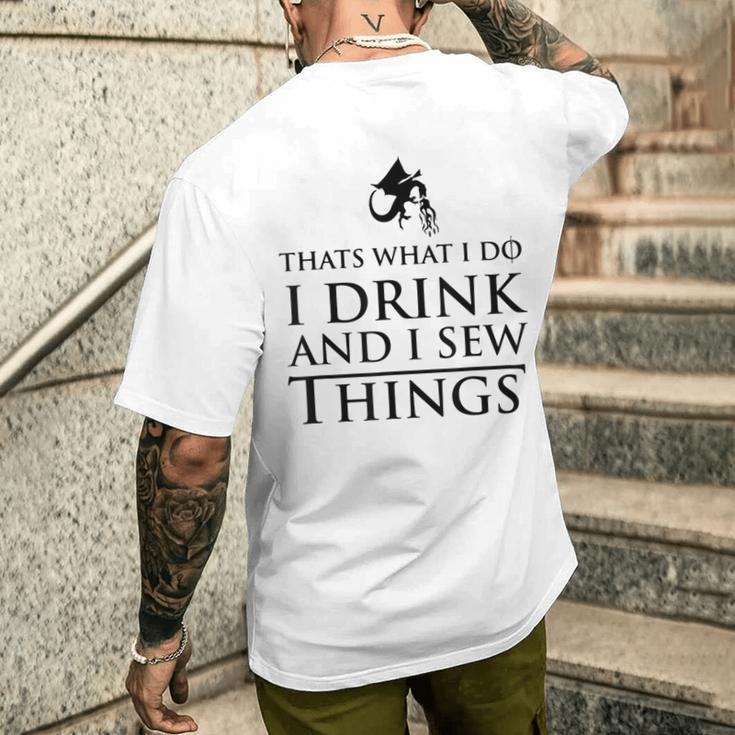 Ich Doe Ich Drinkke Und Ich Sehen Dinge T-Shirt mit Rückendruck Geschenke für Ihn