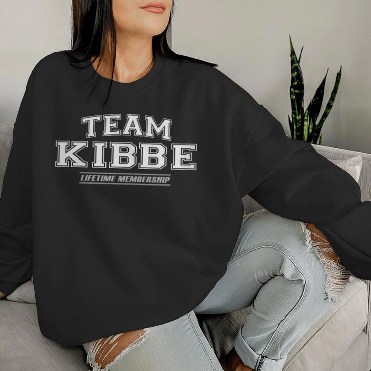 Women's Team Kibbe Proud Family Name Surname With-Neck Sweatshirt Frauen Geschenke für Sie