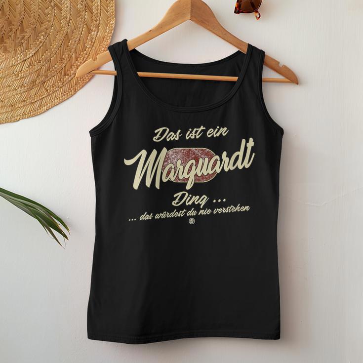 Women's Das Ist Ein Marquardt Ding Family Marquardt With-Neck Tank Top Frauen Lustige Geschenke