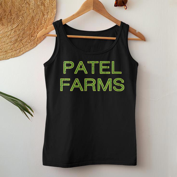 Women's Patel Farms Squad Family Reunion Last Name Team Tank Top Frauen Lustige Geschenke