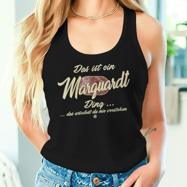 Women's Das Ist Ein Marquardt Ding Family Marquardt With-Neck Tank Top Frauen Geschenke für Sie