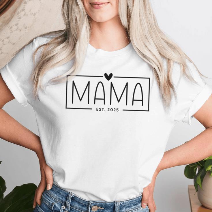 Mama 2025 Schwangerschaft Werdende Mama Mama Est 2025 T-shirt Frauen Geschenke für Sie