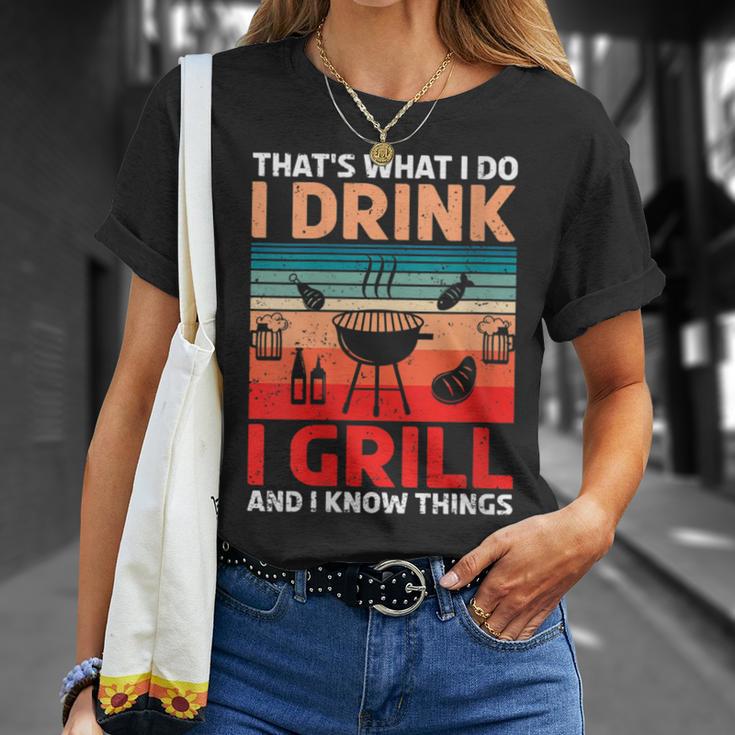 Damen Bbq Beer Freedome Das Ist Was Ich Trinke Und Weiß Dinge Mit-Ausschnitt T-Shirt Geschenke für Sie