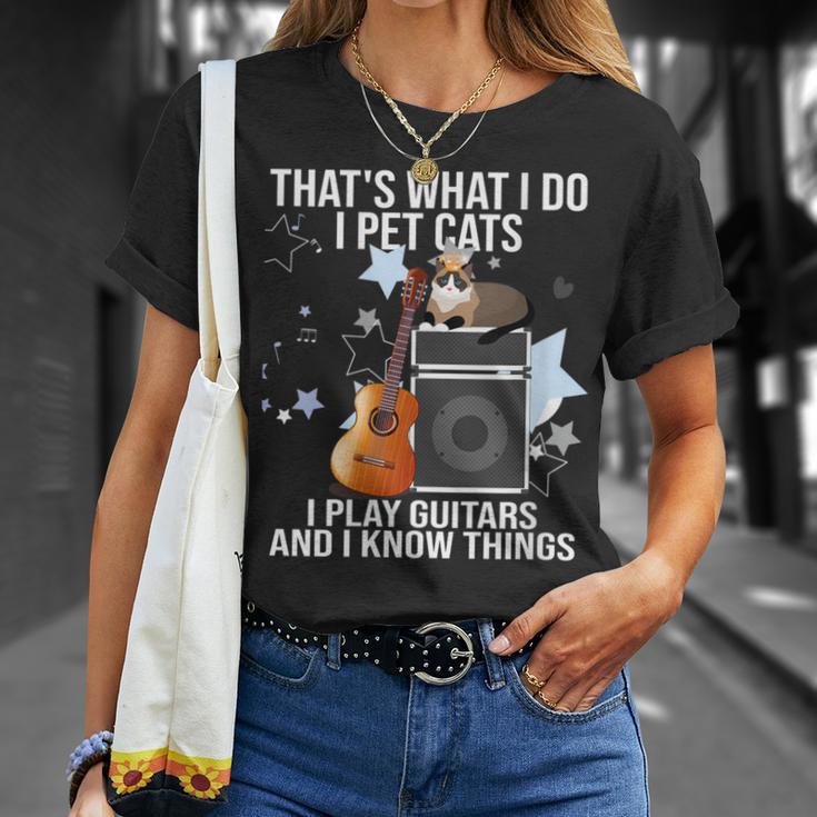 Damen Das Ist Was Ich Mache Ich Pet Cats Ich Spiele Gitarren & Ich Weiß Dinge Mit-Ausschnitt T-Shirt Geschenke für Sie