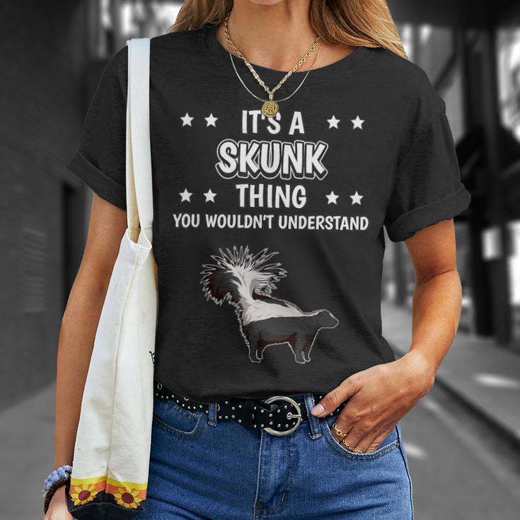 Ist So Ein Stinktier Ding Lustiger Spruch Stinktiere T-Shirt Geschenke für Sie