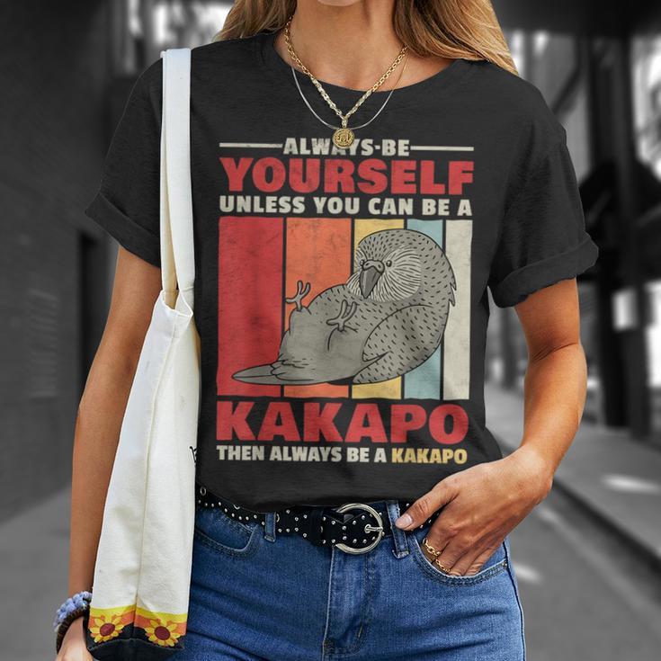 Sei Ein Kakapo New Zealand Parrot Slogan T-Shirt Geschenke für Sie