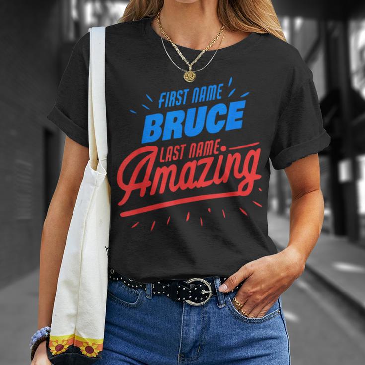 Vorname Bruce Nachname Erstaunlich Lustig Bruce Spruch T-Shirt Geschenke für Sie