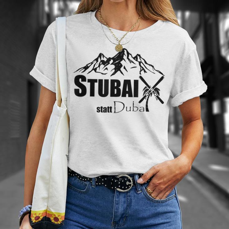 Cool Stubai Tal Statt Dubai Ski Mountains Piste Après-Ski T-Shirt Geschenke für Sie