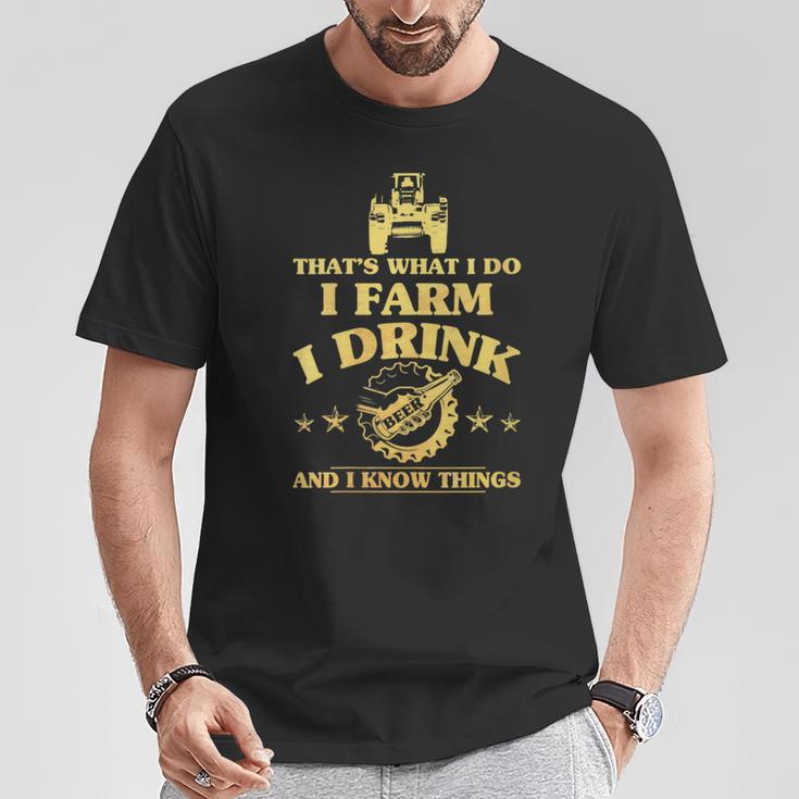 Damen Das Ist Was Ich Mache Farm Drink Beer Ich Weiß Dinge Mit-Ausschnitt T-Shirt Lustige Geschenke