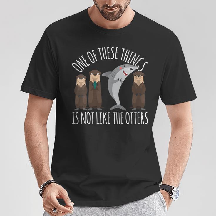 Damen Lustiger Hai Eines Dieser Dinge Ist Nicht Wie Die Otter Mit-Ausschnitt T-Shirt Lustige Geschenke