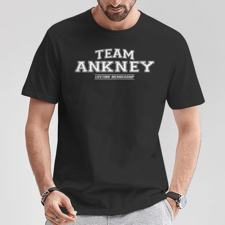 Damen Team Ankney Stolzer Familienname Nachname Mit-Ausschnitt T-Shirt Lustige Geschenke