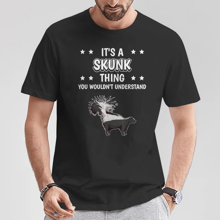 Ist So Ein Stinktier Ding Lustiger Spruch Stinktiere T-Shirt Lustige Geschenke