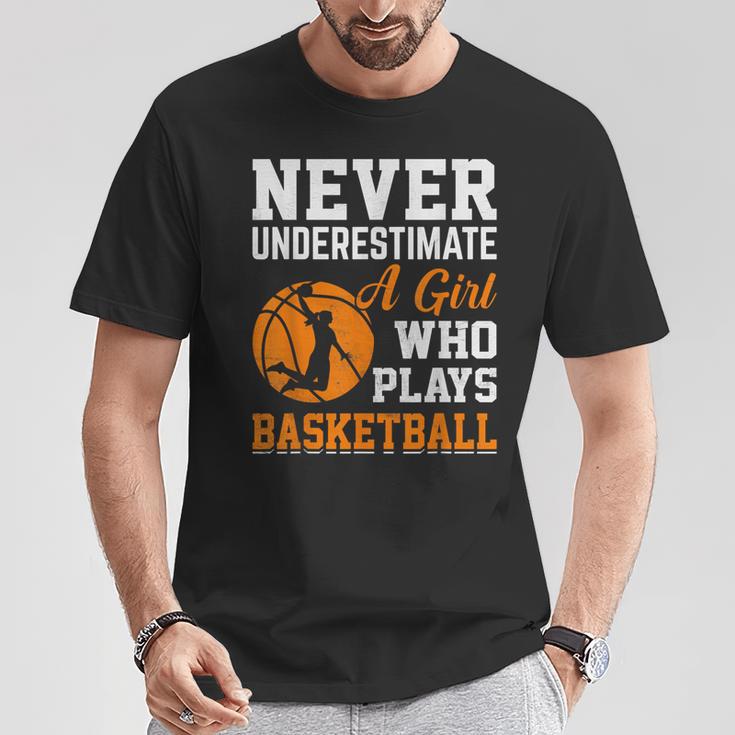 Unterschätze Niemals Ein Girl Das Basketball Plays T-Shirt Lustige Geschenke