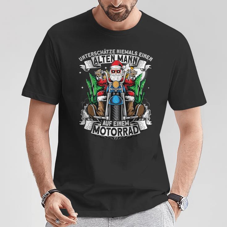 Unterschätze Niemals Einen Alten Mann Auf Einem Motorrad T-Shirt Lustige Geschenke