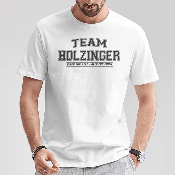 Team Holzinger Stolze Familie Nachname Geschenk T-Shirt Lustige Geschenke