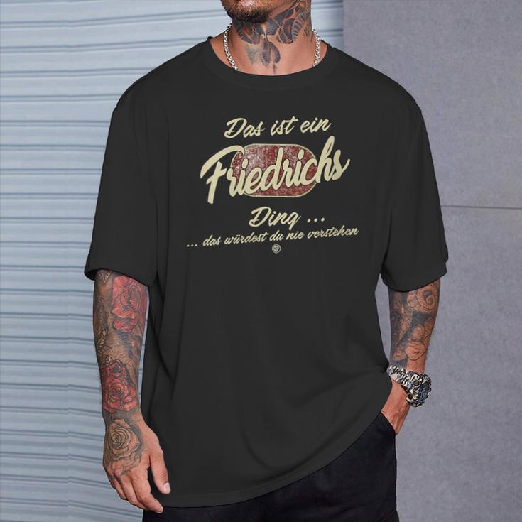 Damen Das Ist Ein Friedrichs Ding Lustiges Familie Friedrichs Mit-Ausschnitt T-Shirt Geschenke für Ihn