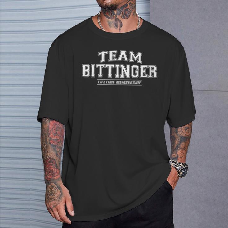 Damen Team Bittinger Stolzer Familiennachname Nachname Geschenk Mit-Ausschnitt T-Shirt Geschenke für Ihn