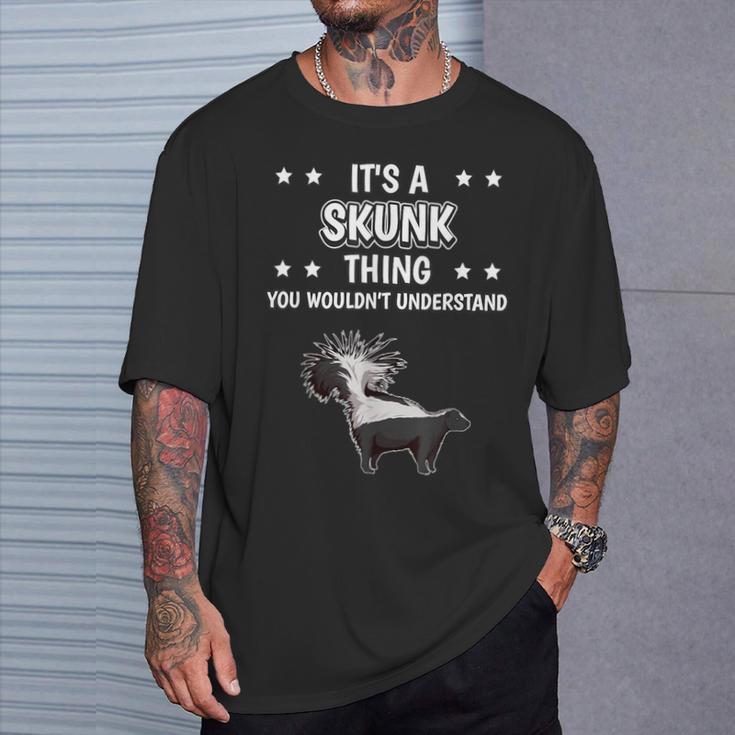 Ist So Ein Stinktier Ding Lustiger Spruch Stinktiere T-Shirt Geschenke für Ihn