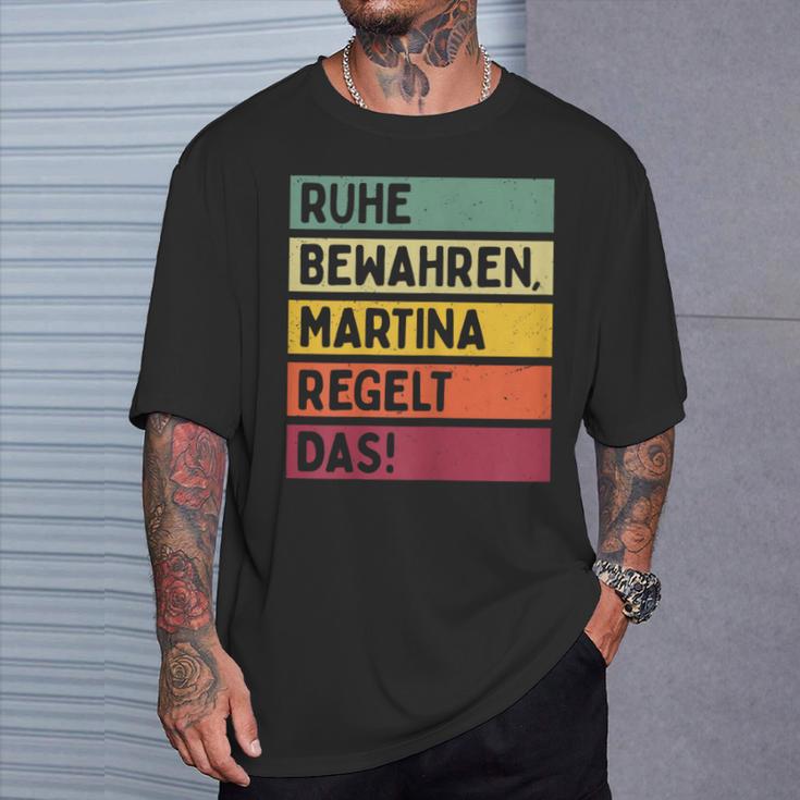 Keeben Martina Regelt Das Saying In Retro Colours T-Shirt Geschenke für Ihn