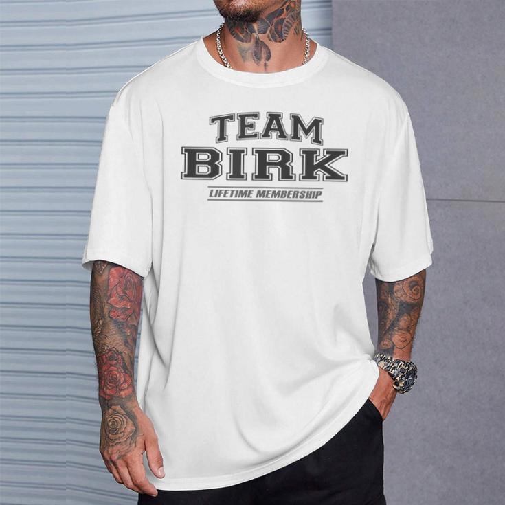 Team Birk Proud Surname Last Name Gray T-Shirt Geschenke für Ihn