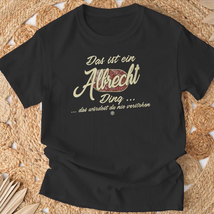 Damen Das Ist Ein Albrecht Ding Lustiges Familie Albrecht Mit-Ausschnitt T-Shirt Geschenke für alte Männer