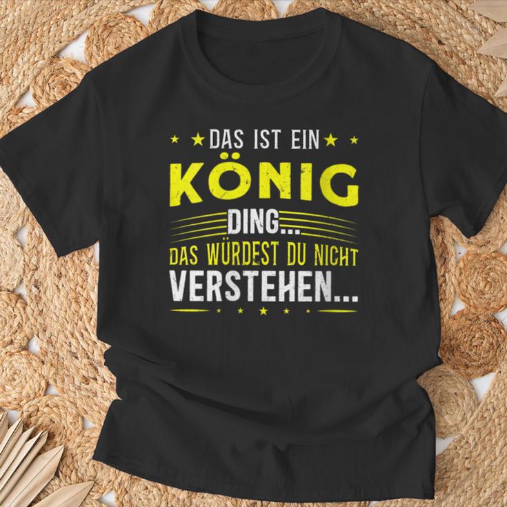 Damen Das Ist Ein König Ding Spruch Für Familie König Mit-Ausschnitt T-Shirt Geschenke für alte Männer