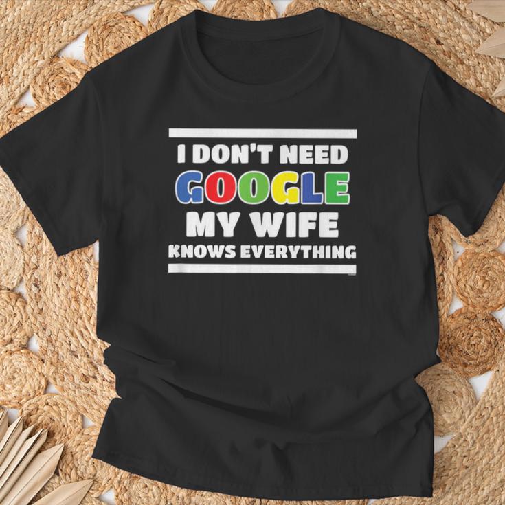 Ich Brauche Kein Google Meine Frau Weiß Alles Husmann German Langu T-Shirt Geschenke für alte Männer