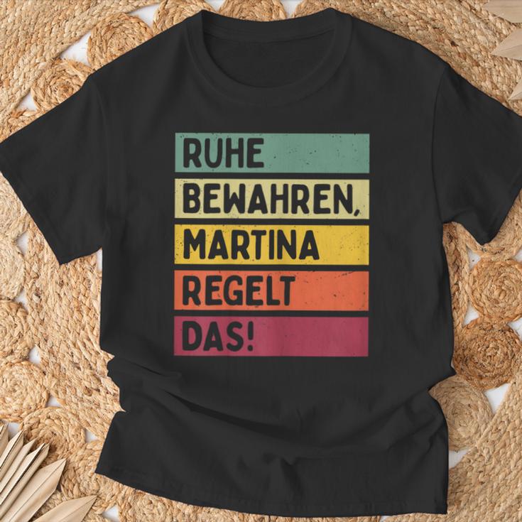 Keeben Martina Regelt Das Saying In Retro Colours T-Shirt Geschenke für alte Männer