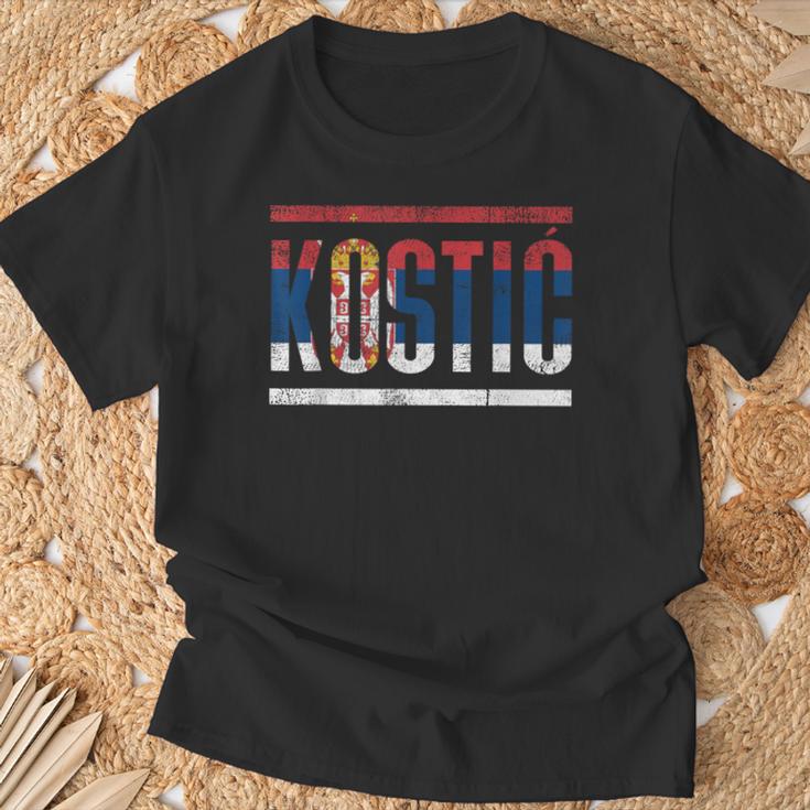 Serbian Last Name Kostic With The Flag Of Serbia T-Shirt Geschenke für alte Männer