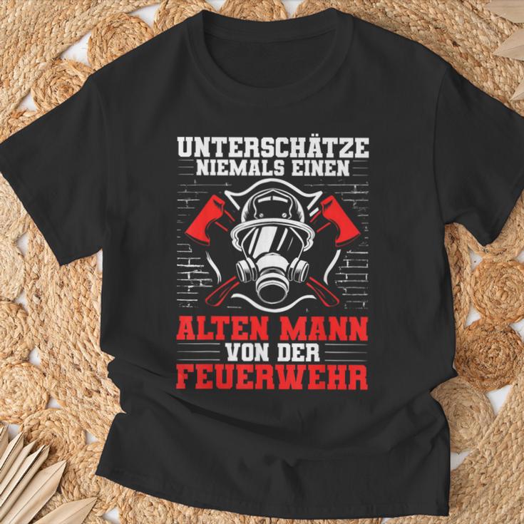 Underschätze Niemal Einen Alten Mann Fire Brigade Grandfather T-Shirt Geschenke für alte Männer