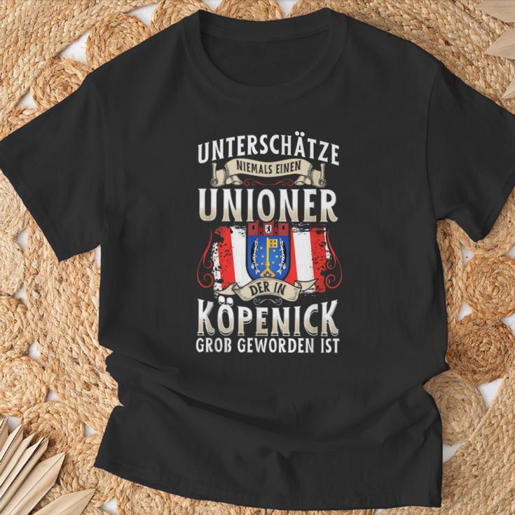 Unterschätze Niemals Einen Unioner Aus Köpenick Football Fans T-Shirt Geschenke für alte Männer