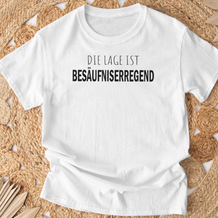 Die Lage Ist Besaffniserregend Saying Women's And T-Shirt Geschenke für alte Männer