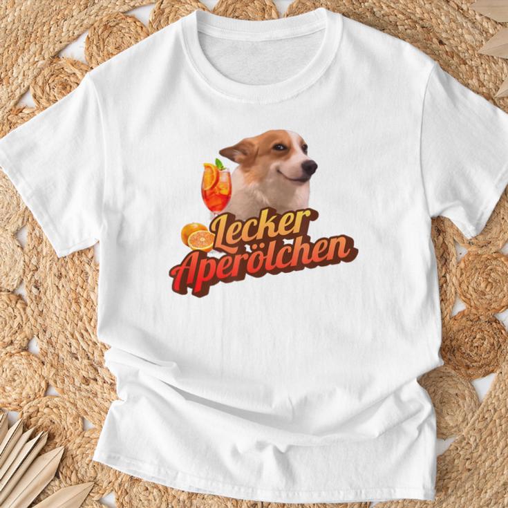 Tasty Aperölchen Holy Corgi Spritz-Tour Dog Spritzy T-Shirt Geschenke für alte Männer