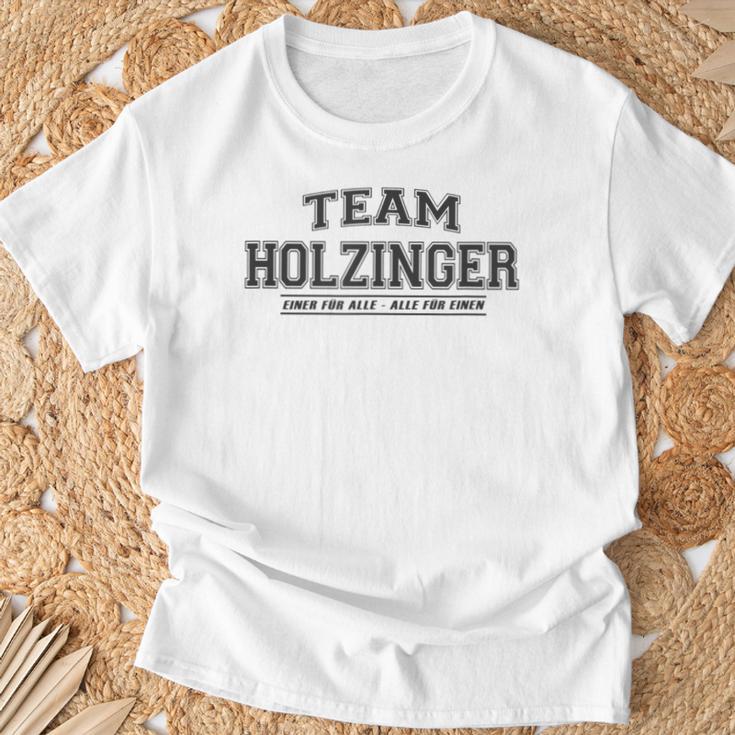 Team Holzinger Stolze Familie Nachname Geschenk T-Shirt Geschenke für alte Männer