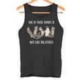 Eines Dieser Dinge Ist Nicht Wie Die Lustige Neuheit Otter Mit-Ausschnitt Tank Top