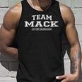 Damen Team Mack Stolzer Familienname Nachname Geschenk Mit-Ausschnitt Tank Top Geschenke für Ihn