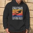 Damen Das Ist Was Ich Mache Ich Streichle Katzen I Scuba Dive & Ich Weiß Dinge Mit-Ausschnitt Kapuzenpullover Lebensstil