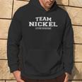 Damen Team Nickel Stolzer Familienname Nachname Geschenk Mit-Ausschnitt Kapuzenpullover Lebensstil