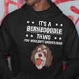 Ist So Ein Bernedoodle Ding Lustiger Spruch Bernedoodles Kapuzenpullover Lustige Geschenke