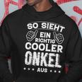 So Sieht Ein Richtig Cooler Onkel Aus Uncle Uncle Sayings Kapuzenpullover Lustige Geschenke